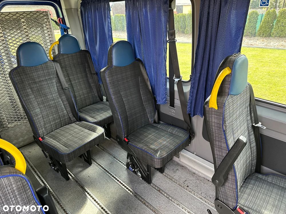 Mercedes-Benz Sprinter - 32