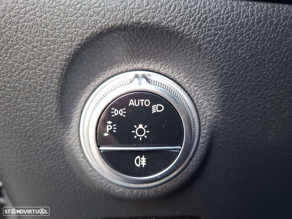 Mercedes-Benz C 300 e Avantgarde - 19