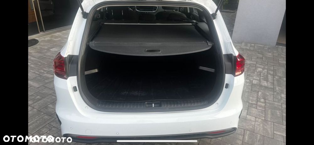 Kia Ceed 1.5 T-GDI DCT7 (48V M-H) Ultimate Edition - 11