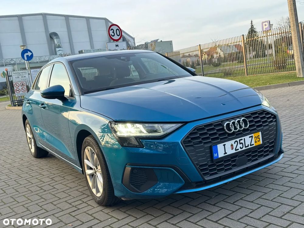 Audi A3 Sportback - 1
