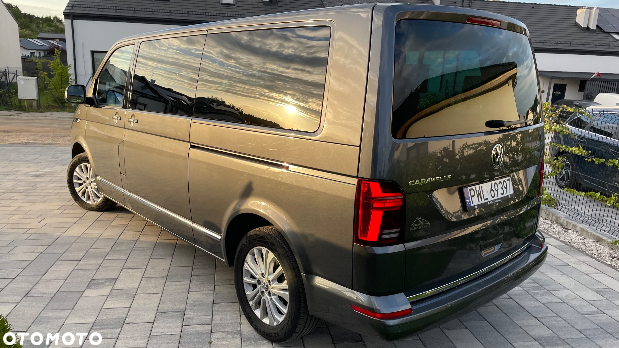 Volkswagen Caravelle - 2