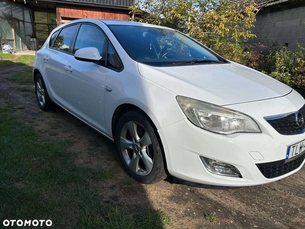 Opel Astra 2009 photo 2