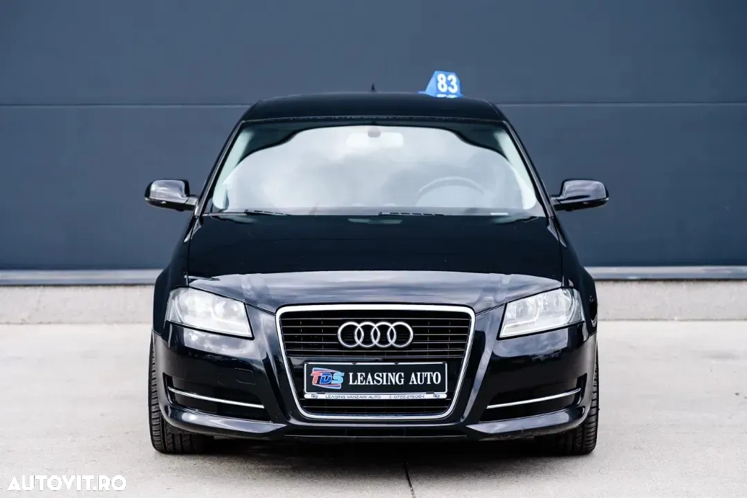 Audi A3 1.6 TDI Sportback DPF S tronic S line Sportpaket - 2