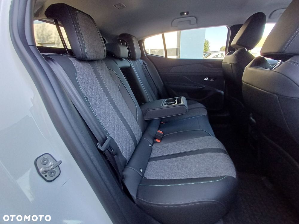 Peugeot 408 1.2 PureTech Allure Pack S&S EAT8 - 34