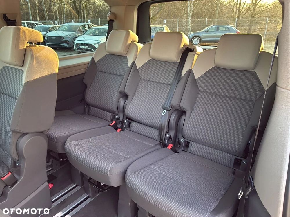 Volkswagen Multivan - 17