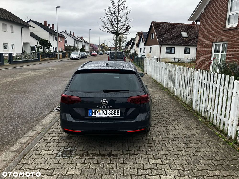 Volkswagen Passat - 4