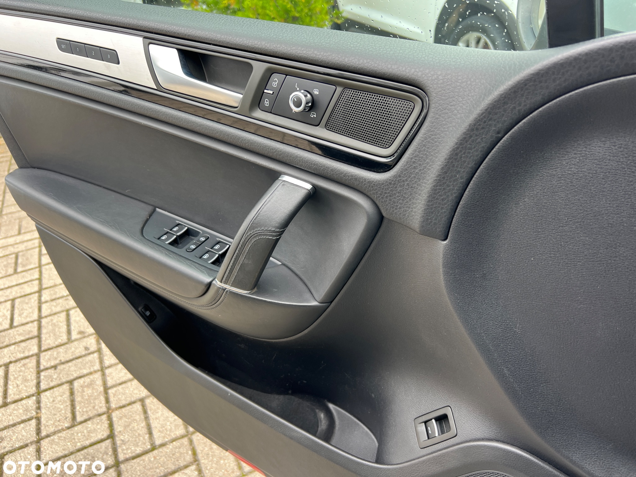 Volkswagen Touareg 3.0 Hybrid 4Motion Automatik - 26