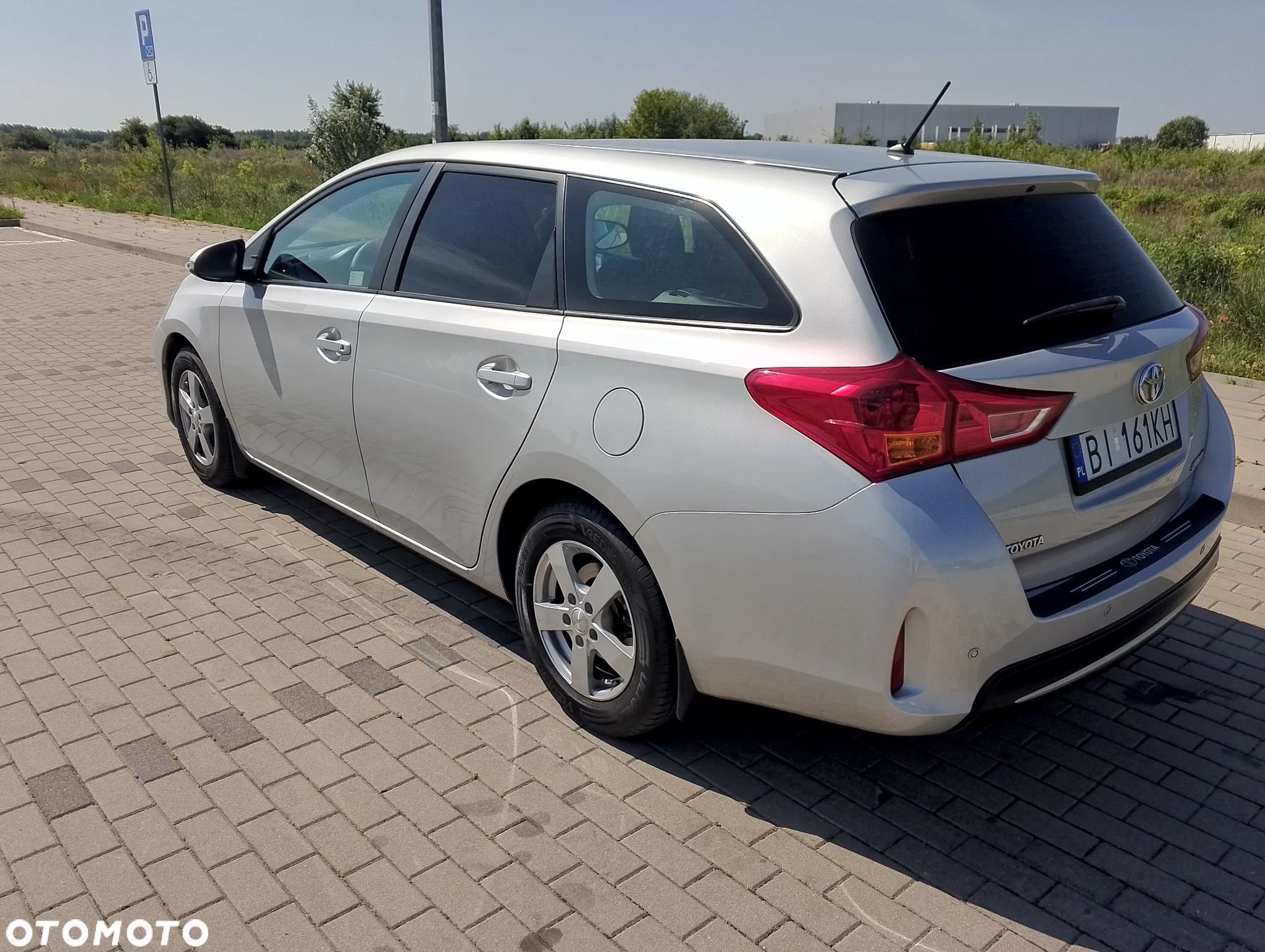 Toyota Auris 1.6 Dynamic - 1