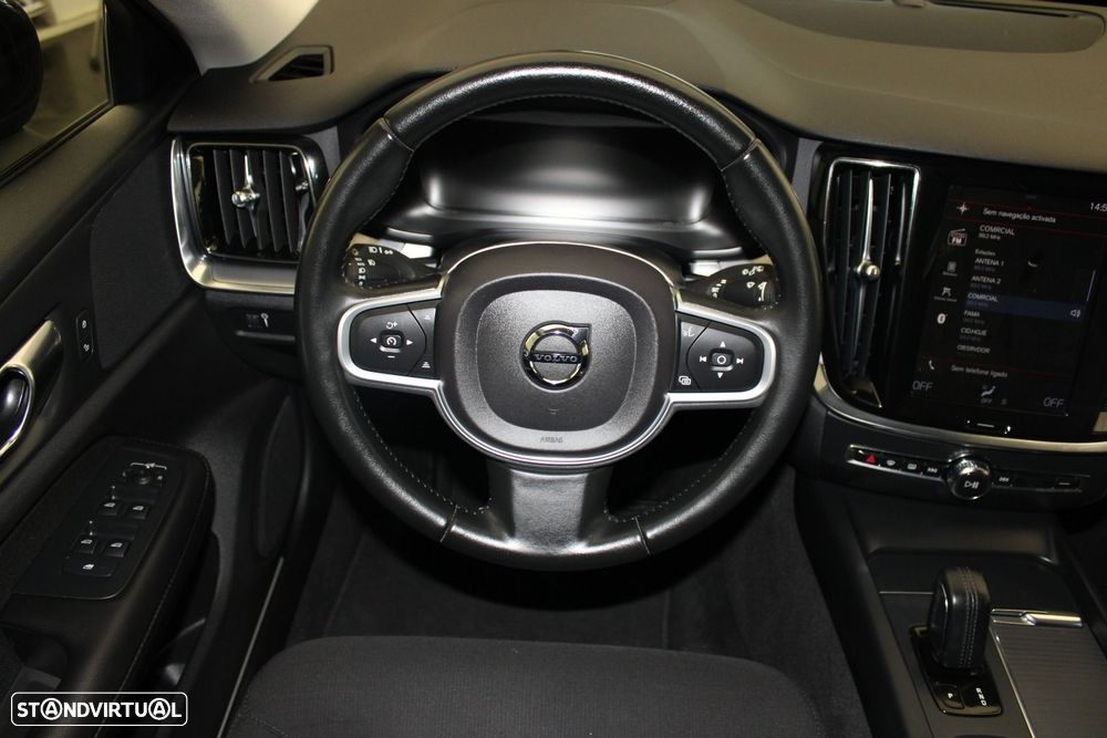 Volvo V60 2.0 B4 Momentum Core Geartronic - 10