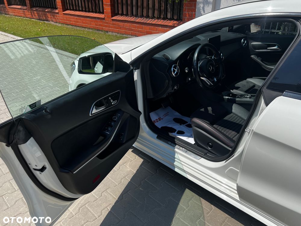 Mercedes-Benz CLA - 32