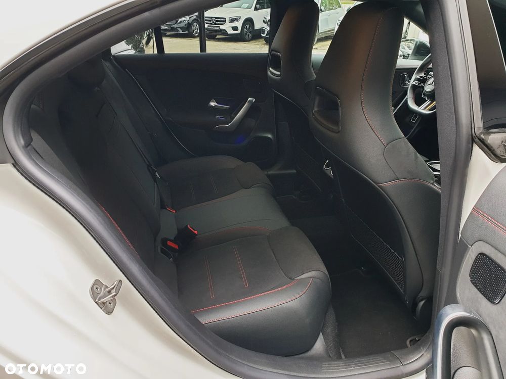 Mercedes-Benz CLA 200 AMG Line 7G-DCT - 16
