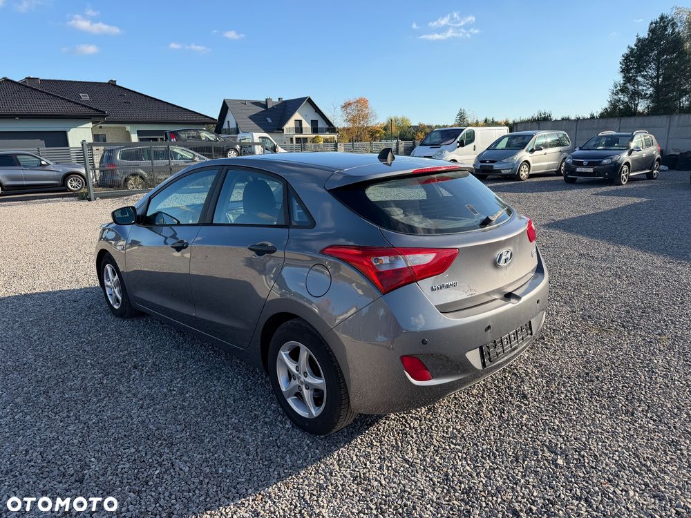 Hyundai i30 1.4 Trend - 17