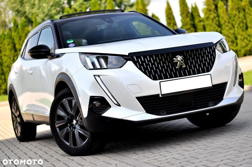 Peugeot 2008 PureTech 130 EAT8 GT - 2