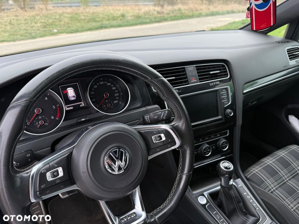 Volkswagen Golf 2.0 TDI BMT GTD - 11