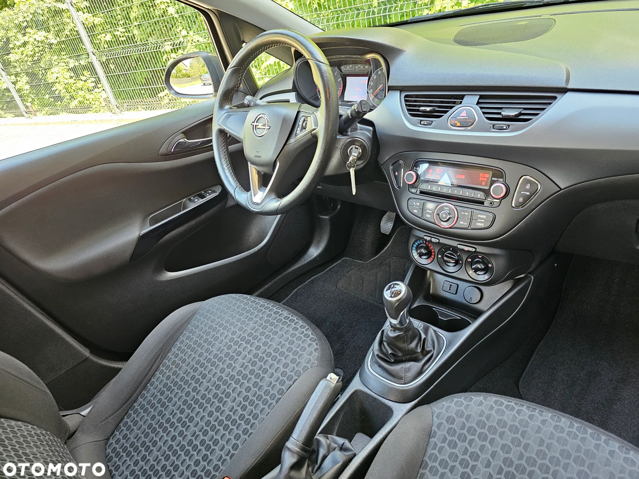 Opel Corsa 1.2 16V Essentia - 7