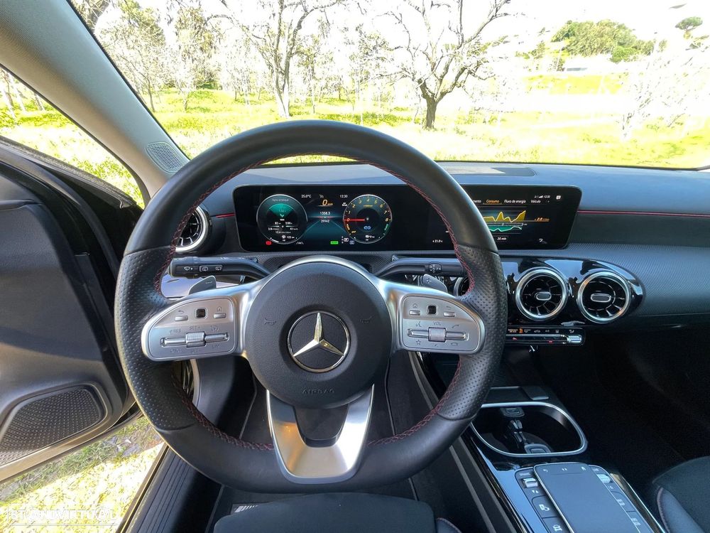 Mercedes-Benz A 250 e 8G-DCT AMG Line - 26