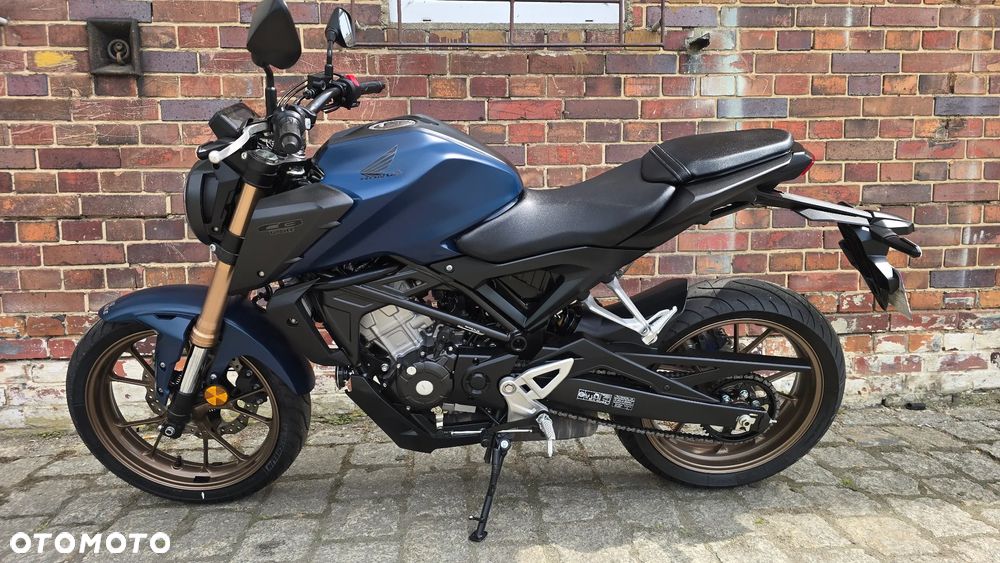 Honda CB - 1