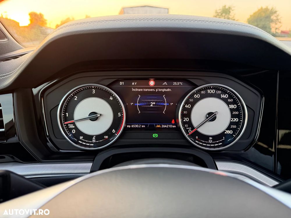 VOLKSWAGEN Touareg 2019 — imagine 10