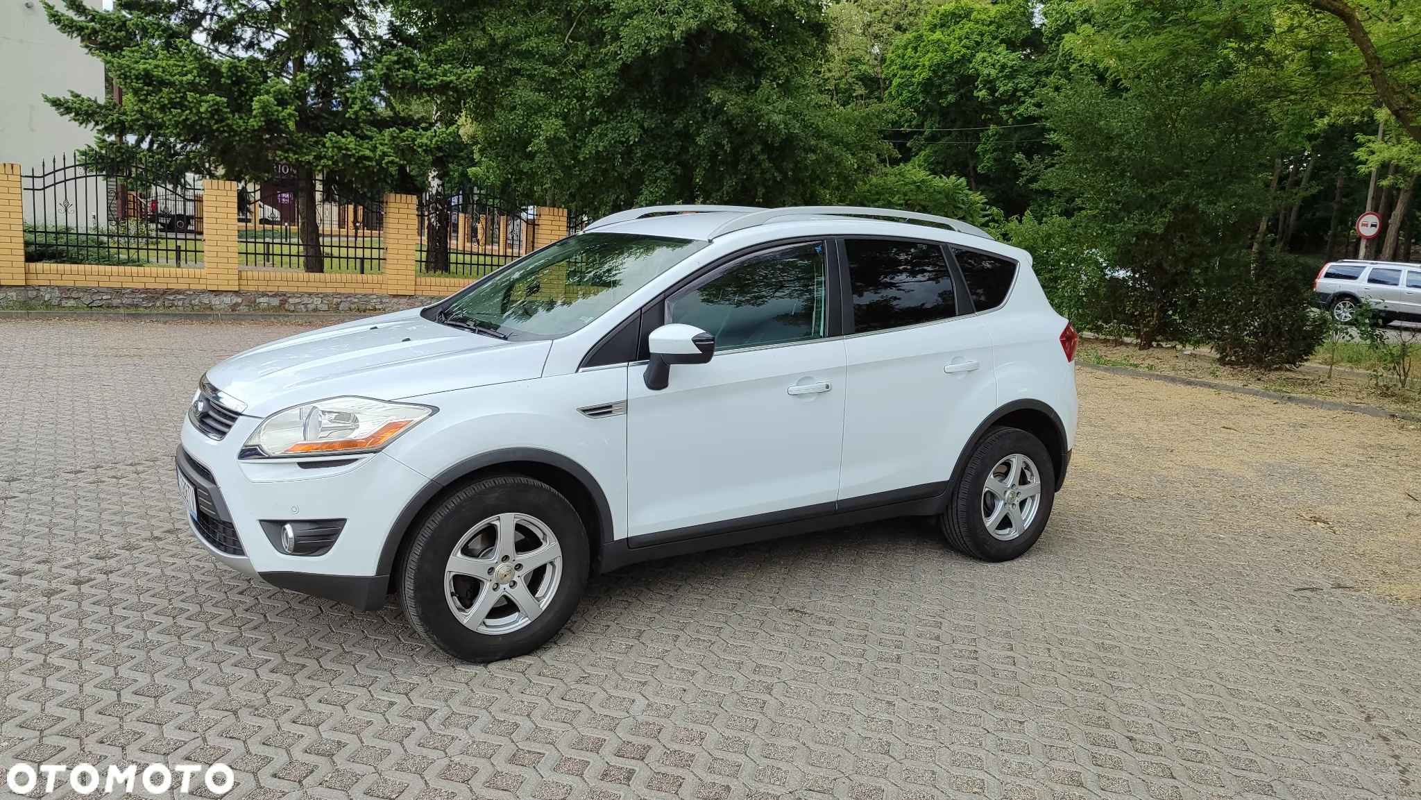 Ford Kuga - 2