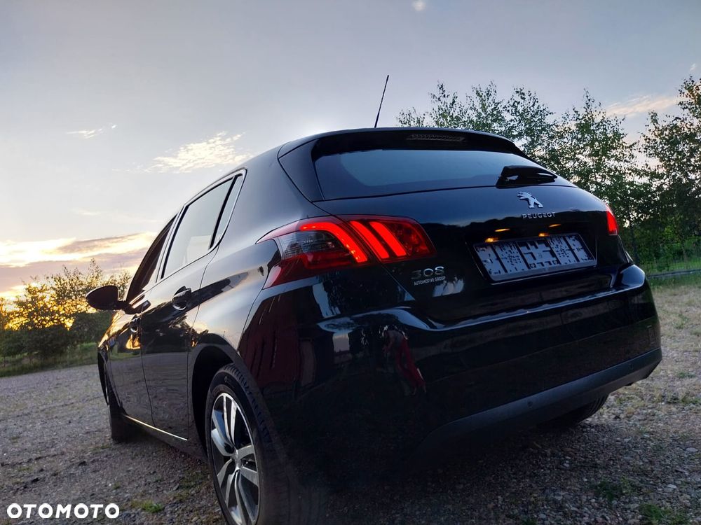 Peugeot 308 BlueHDi 130 Stop & Start Allure Business-Paket - 17