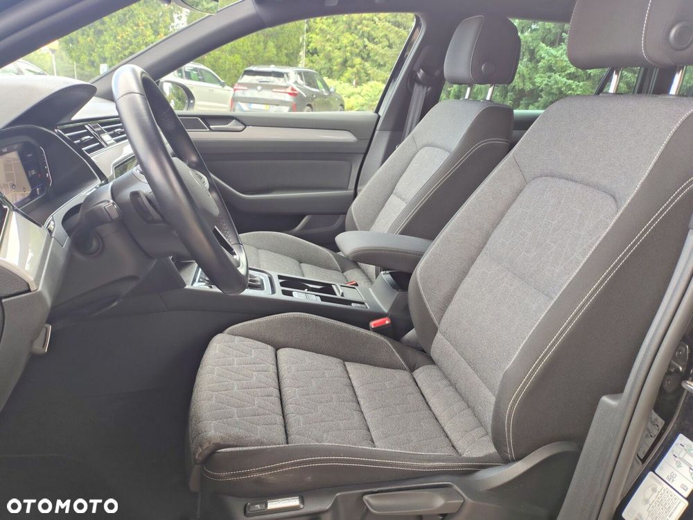 Volkswagen Passat - 13