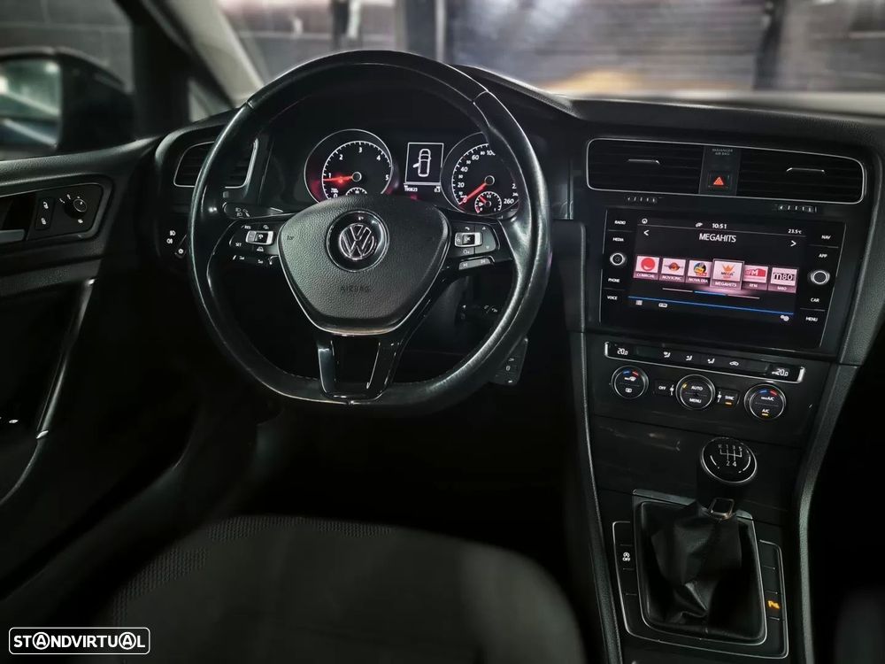 VW Golf Variant 1.6 TDi Confortline - 21