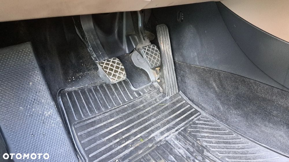 Volkswagen Passat 2.0 TDI DPF Highline - 27
