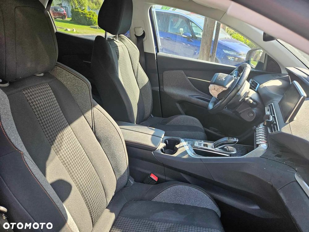 Peugeot 3008 1.2 PureTech Active S&S EAT8 - 12