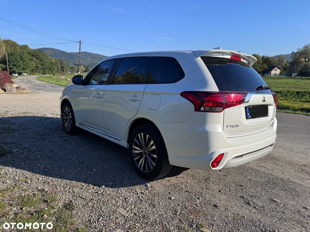 Mitsubishi Outlander - 16