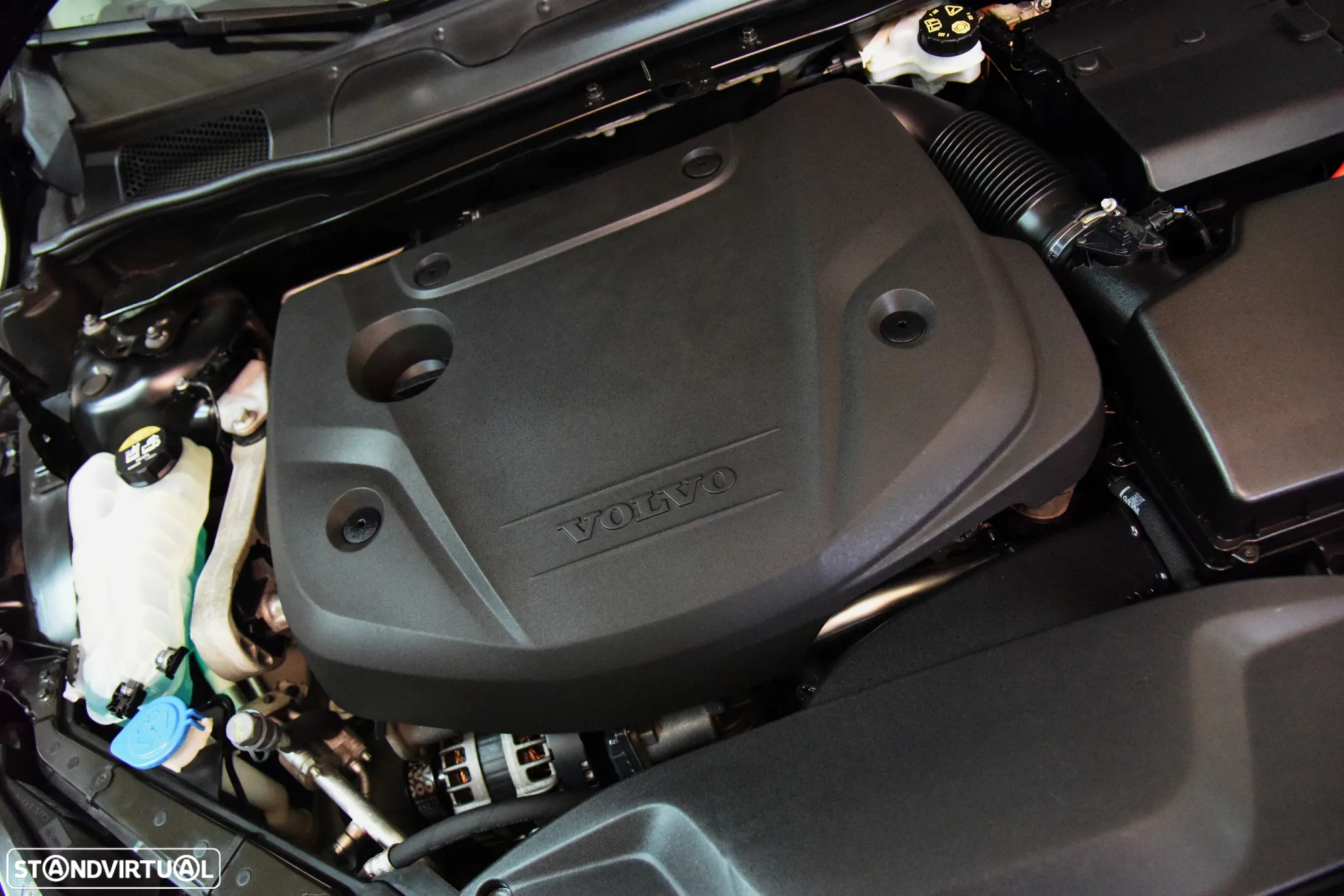 Volvo V40 2.0 D3 Momentum - 12