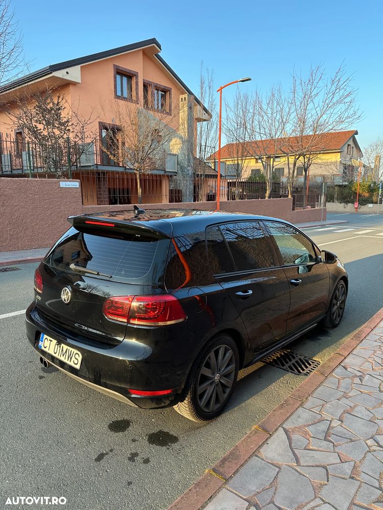 Volkswagen Golf - 6