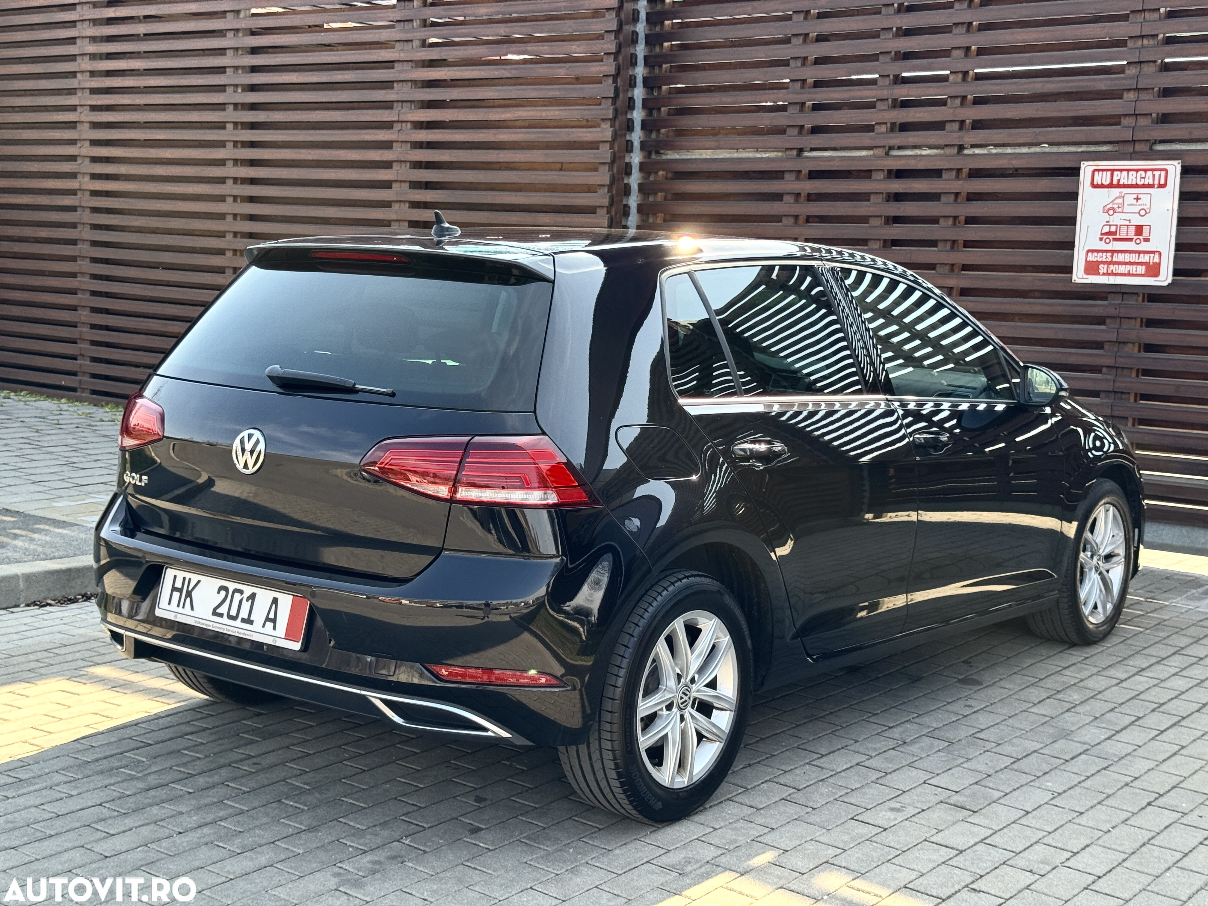 Volkswagen Golf 1.6 TDI DSG Highline - 3