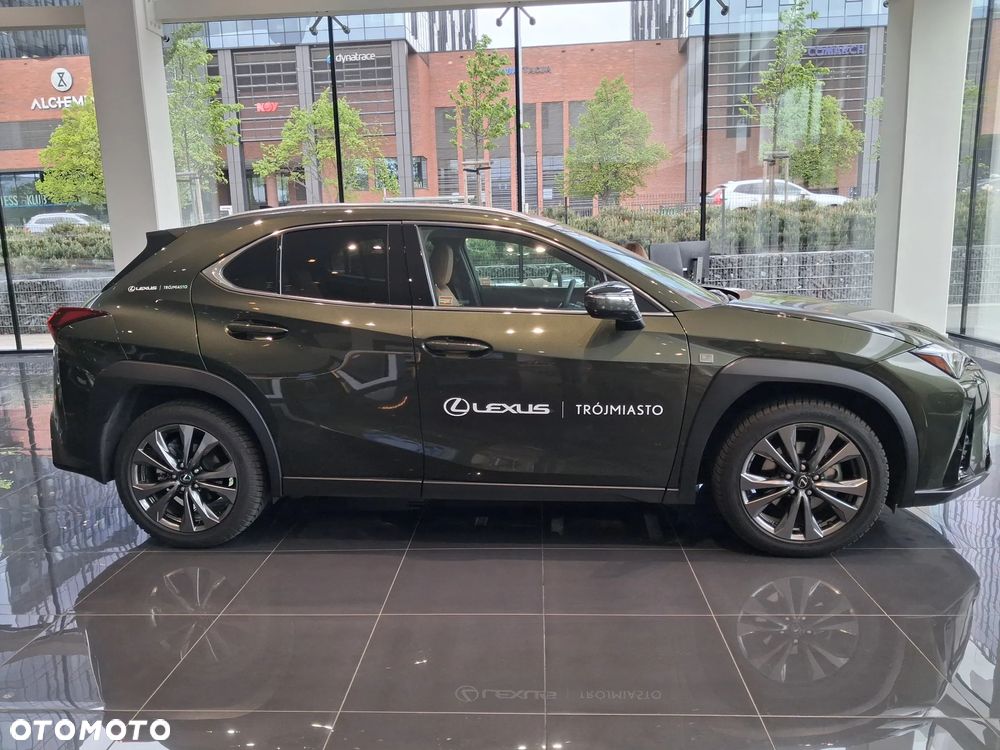 Lexus UX - 5