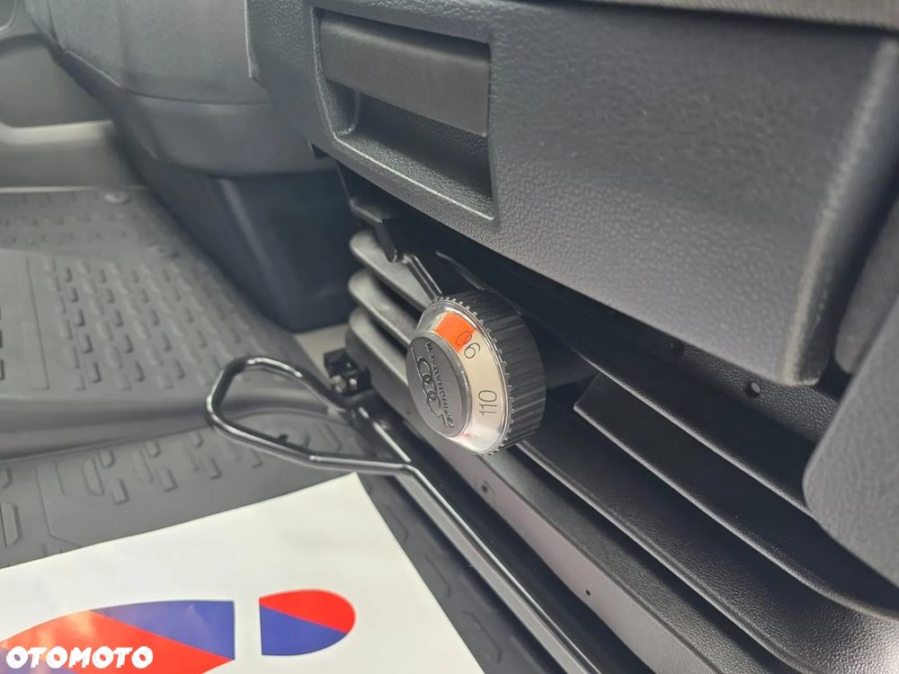 Volkswagen Crafter 35 BiTDI  177KM  7 Osobowy / 109900 Pln Netto / - 33