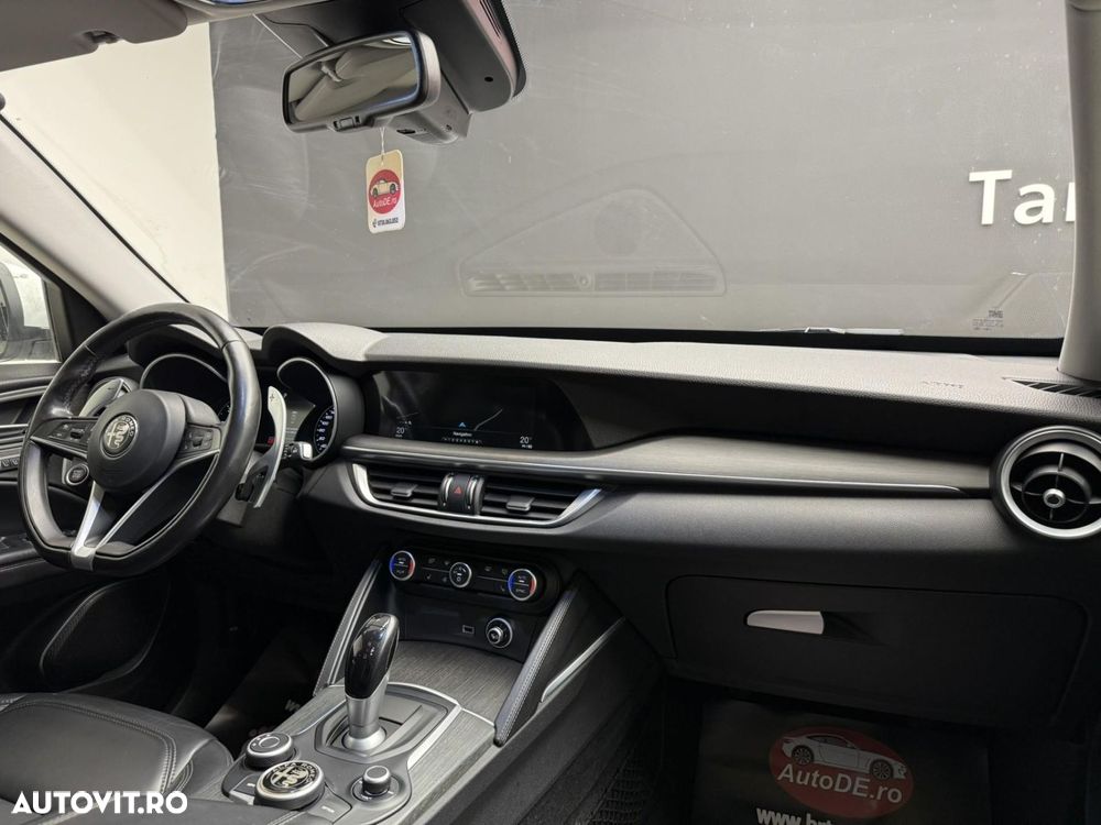 Alfa Romeo Stelvio - 8