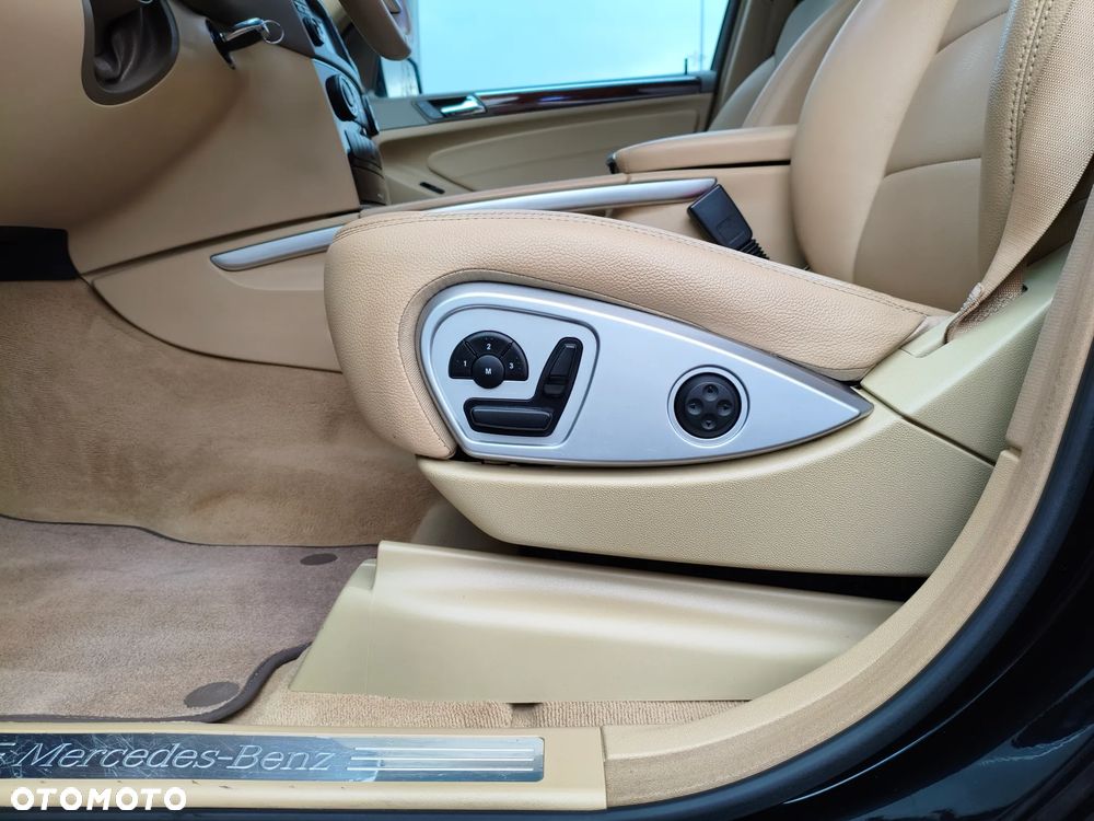 Mercedes-Benz ML 350 4-Matic - 12