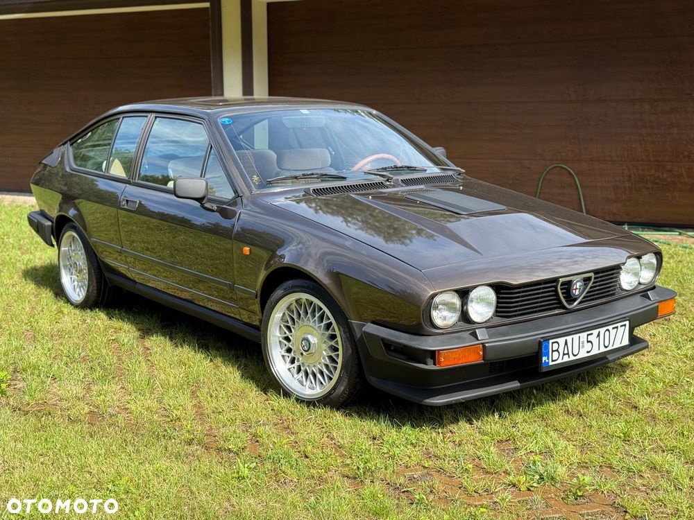 Alfa Romeo GTV - 1