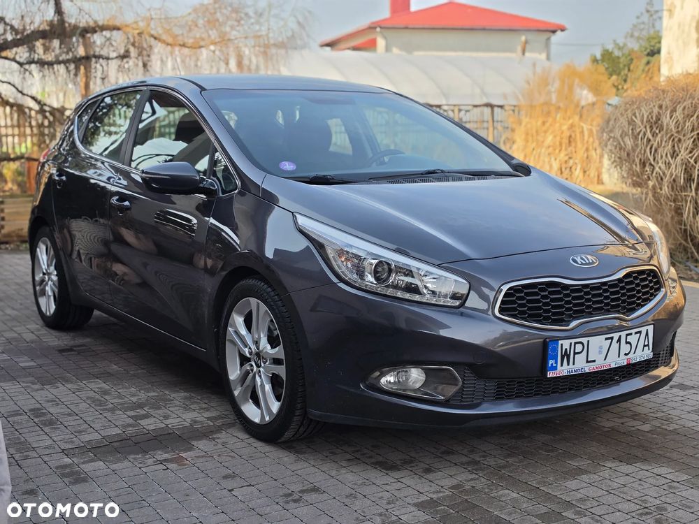 Kia Ceed - 10