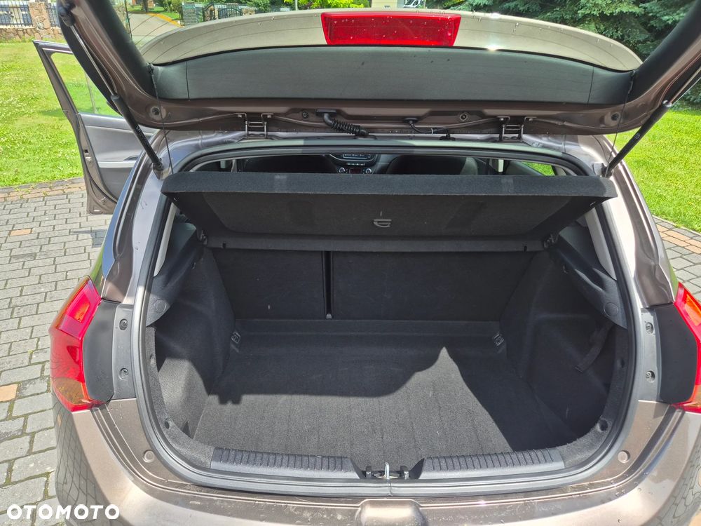 Kia Ceed 1.4 CVVT Dream-Team Edition - 31