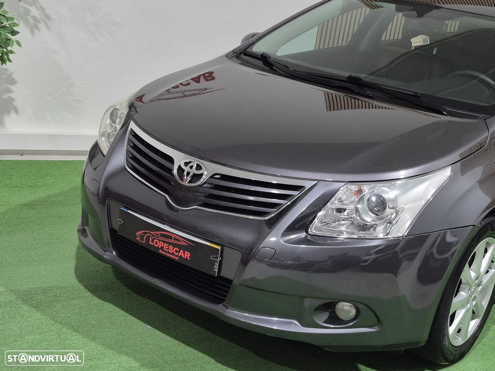 Toyota Avensis 2.0 D-4D Exclusive +Pele+GPS — fotografia 3