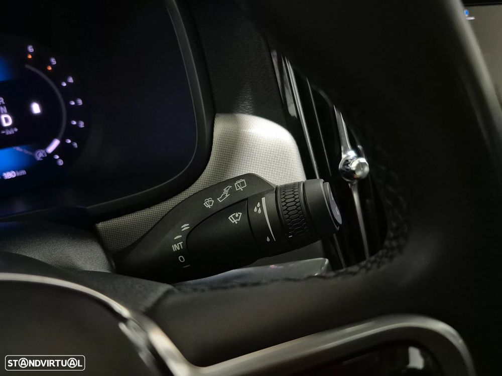Volvo V90 Cross Country 2.0 B5 Plus AWD - 19
