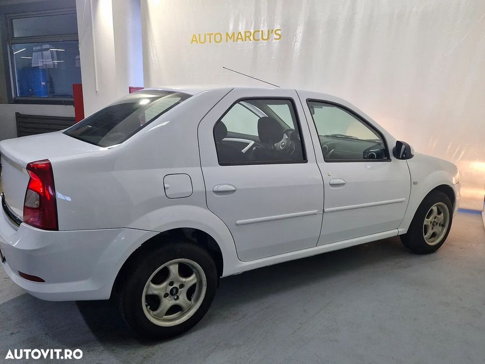 Dacia Logan 1.2 16V Laureate - 10