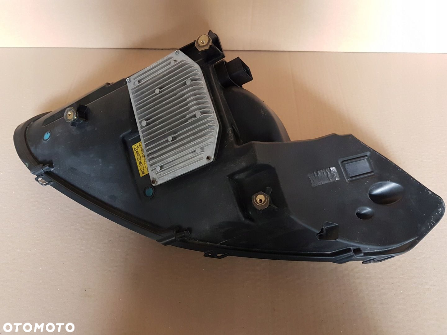 LAMPA PRAWA PRZEDNIA ASTON MARTIN DB11 CZARNA JY53-13W029-AA - 2