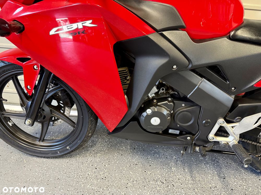 Honda CBR - 13