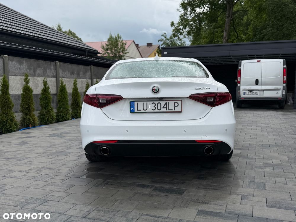 Alfa Romeo Giulia - 12
