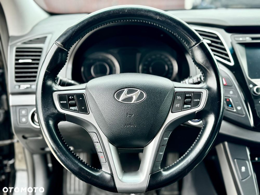 Hyundai i40 Kombi blue 1.7 CRDi Premium - 19