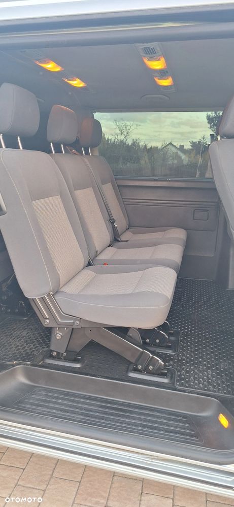 Volkswagen Caravelle - 9