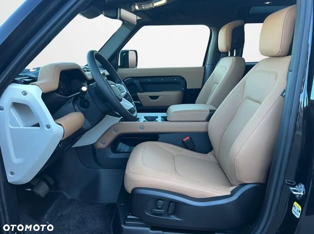 Land Rover Defender - 8