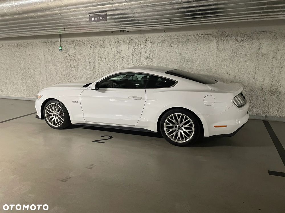 Ford Mustang 5.0 V8 GT - 27
