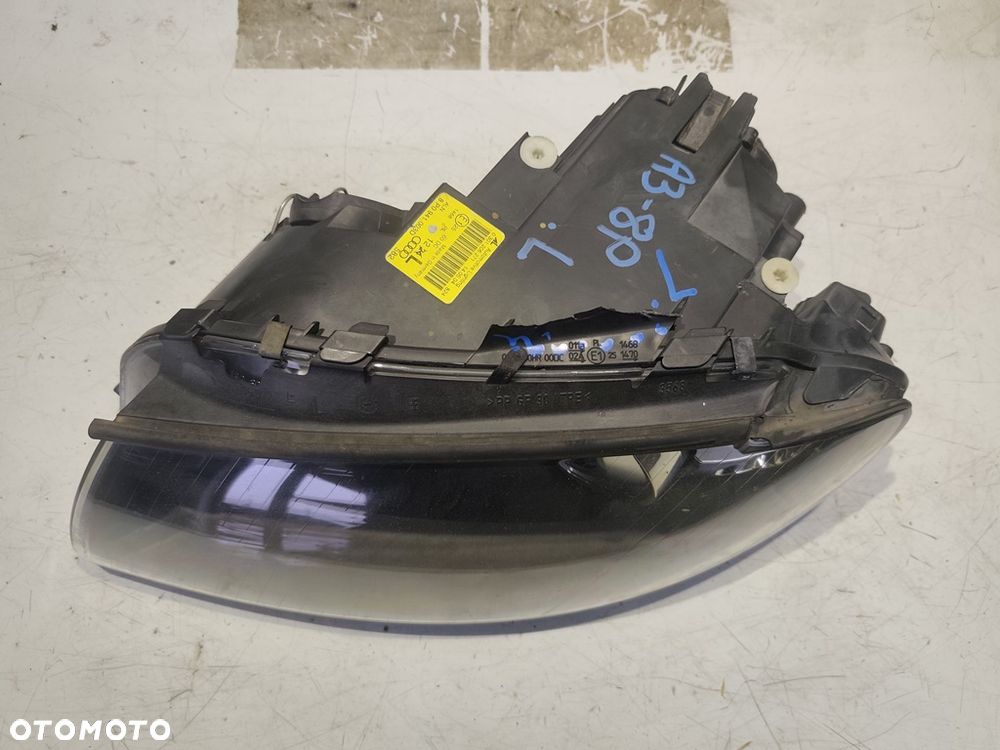 AUDI A3 8P 04r LAMPA LEWY PRZÓD XENON 8P0941003D EUROPA - 2